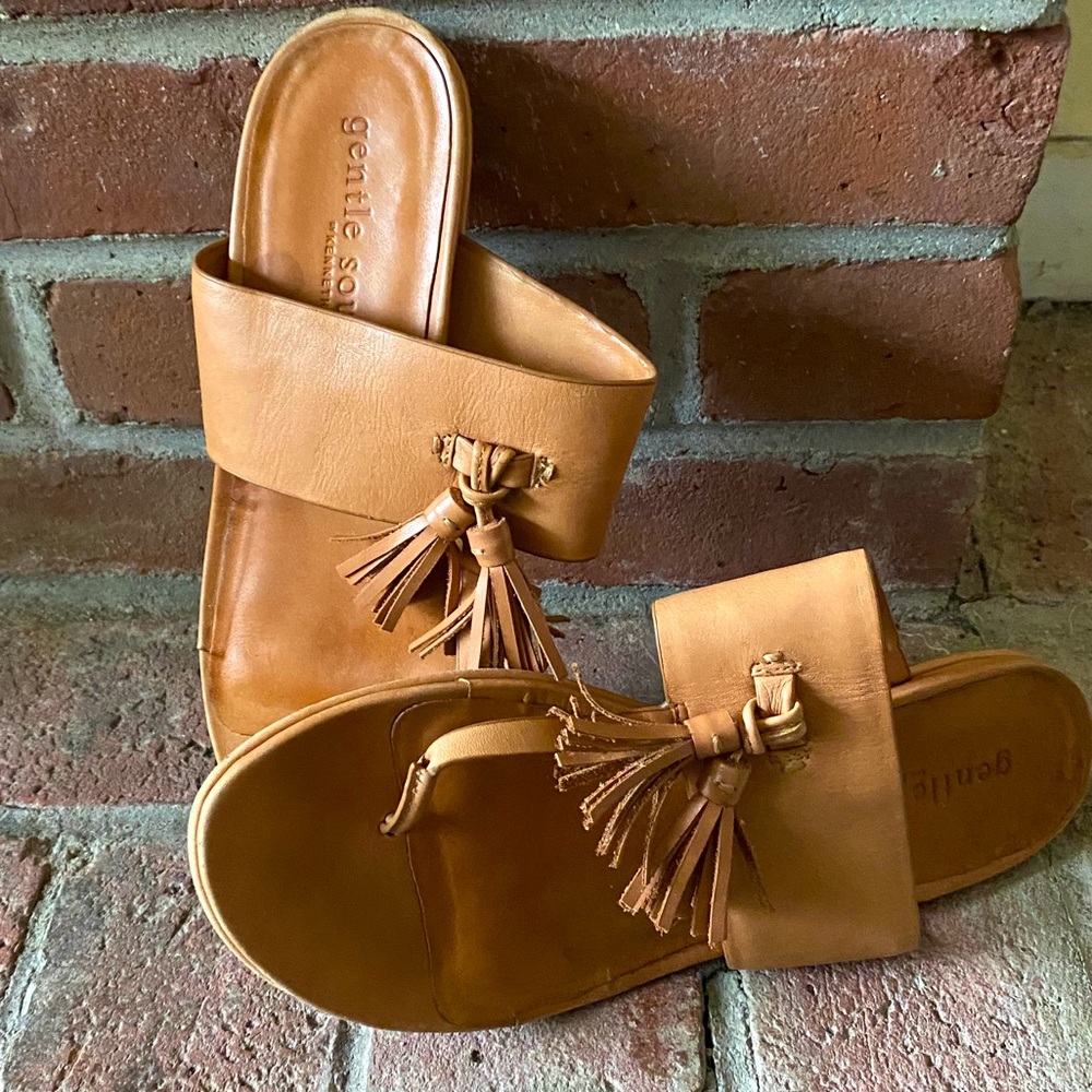 Kenneth Cole flip flops